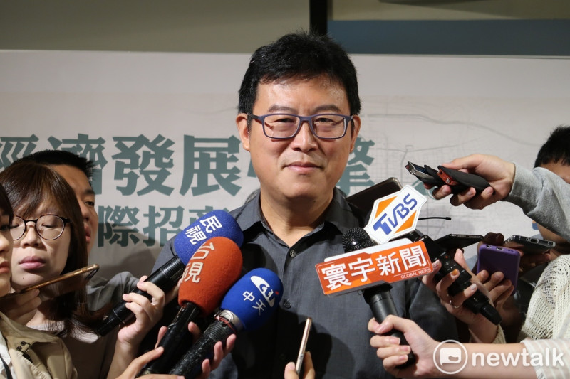 民進黨台北市長候選人姚文智18日回應蔡英文站台力道的議題。   圖：林朝億/攝