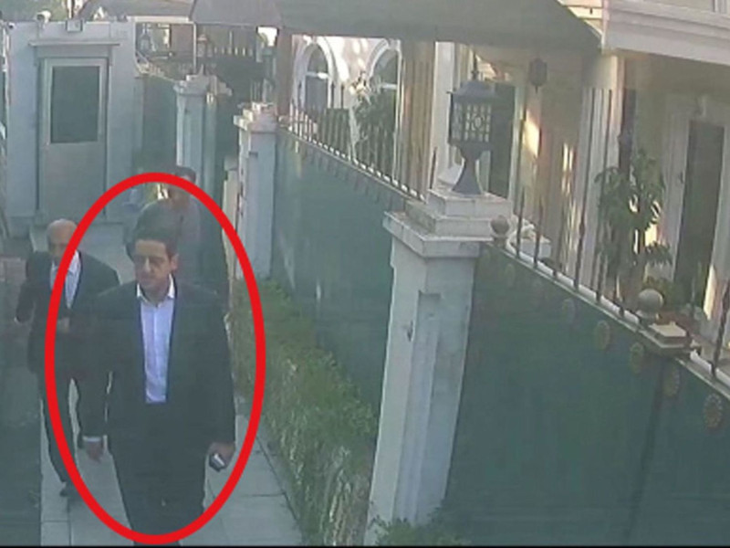 涉及《華郵》記者哈紹吉失蹤案的沙烏地阿拉伯15人安全小組之一的成員，10月2日被監視器拍到離開駐土耳其領事館。   圖：翻攝Sky News網站
