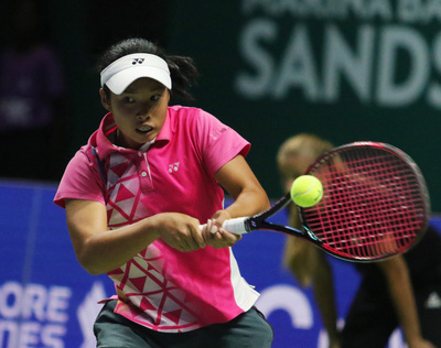 世界女子職業網球協會未來之星決賽，台灣女單新生代小將楊亞依21日在14歲組賽事中，順利以直落二擊敗日本對手，拿下冠軍。   圖：中央社