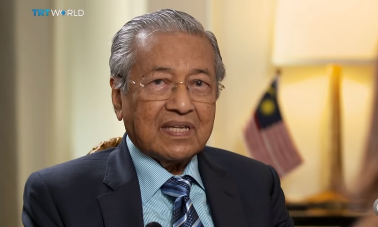 馬來西亞首相馬哈地表示，大量外國人湧入居住可能擾亂國內政治平衡。   圖：翻攝YouTube