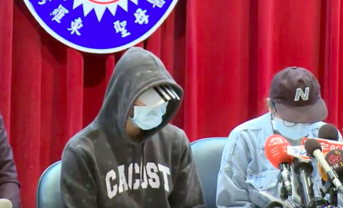 普悠瑪司機員尤振仲子女代替出席召開記者會。   圖：翻攝直播畫面