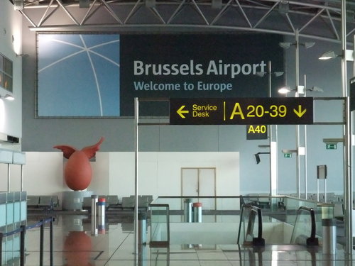 布魯塞爾機場今（27）日傳出行李搬運工在假期罷工，造成約200個航班取消。   屠：翻攝飛機瘋臉書社團
