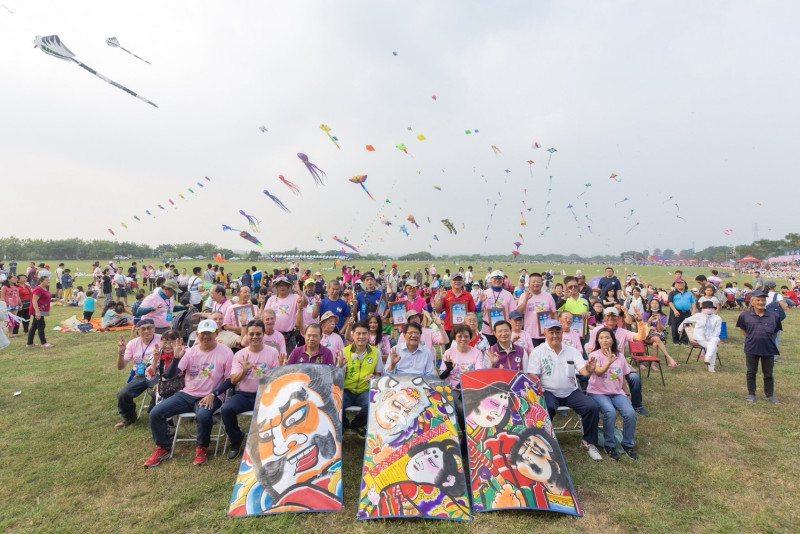 「2018屏東國際風箏節」今明兩日在高屏溪河濱公園舉行。   圖：屏東縣政府提供
