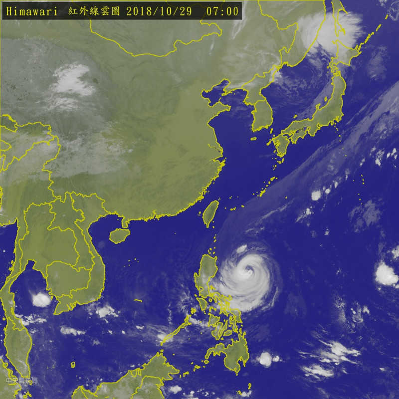 中度颱風玉兔持續進逼台灣，29日2時的中心位置，在鵝鑾鼻東南方850公里海面上，帶來強風與長浪，   圖：翻攝中央氣象局