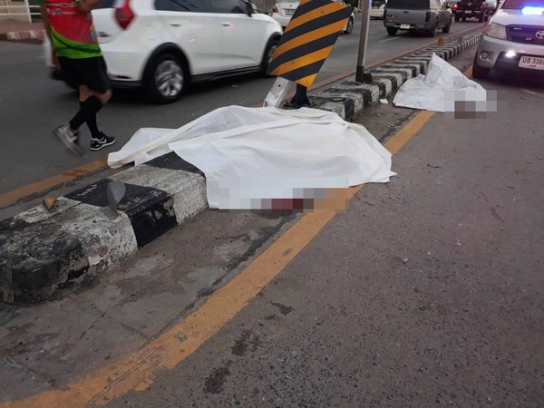 男子撞上交通標誌當場慘死。   圖：翻攝เกาะติดสถานการณ์และอุบัติเหตุ 臉書