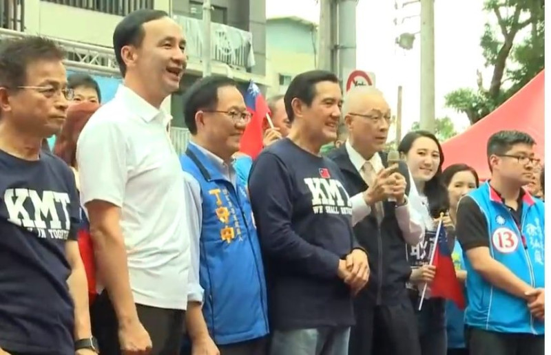 台北市長候選人丁守中今日舉辦活動造勢，請來吳敦義、馬英九、朱立倫、郝龍斌站台。   圖：臉書直播截圖