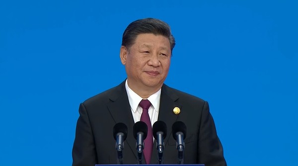 中國國家主席習近平延遲兩會的行為，有英國學者表示，這是為了重新掌握情勢，為求自保。   圖：翻攝自央視（資料畫面）