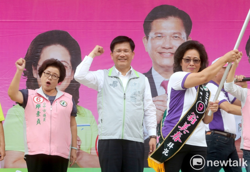 林佳龍與翁美春（右）聯合競選總部今天成立。   唐復年/攝