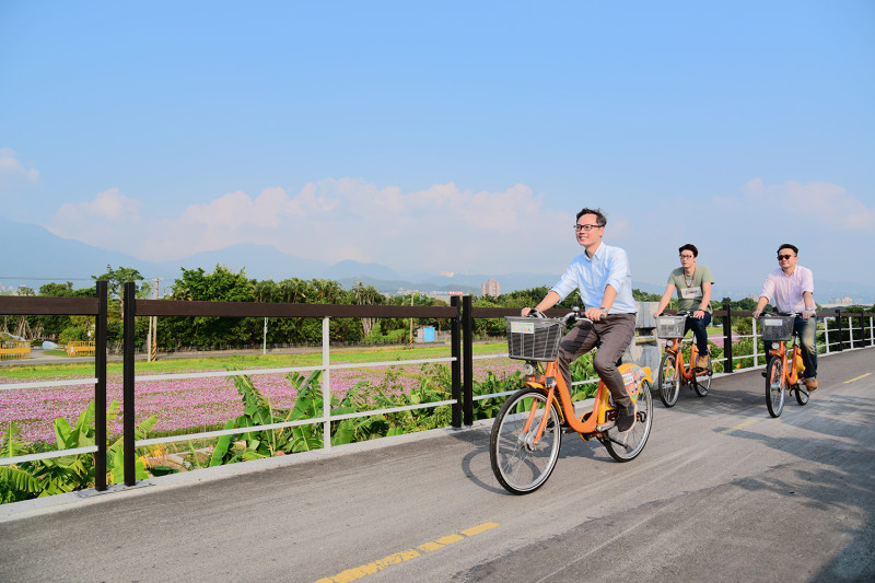 關渡平原自行車道。   圖：台北市政府工務局／提供