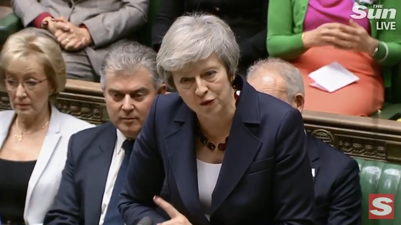 英國首相梅伊前往國會演說鼓吹脫歐協議草案。   圖：翻攝Youtube