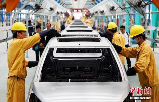 數據顯示，10月份中國汽車生產量及銷售量分別較去年同期下滑10.1%和11.7%，延續第3季的頹勢。   圖 : 翻攝自中新網