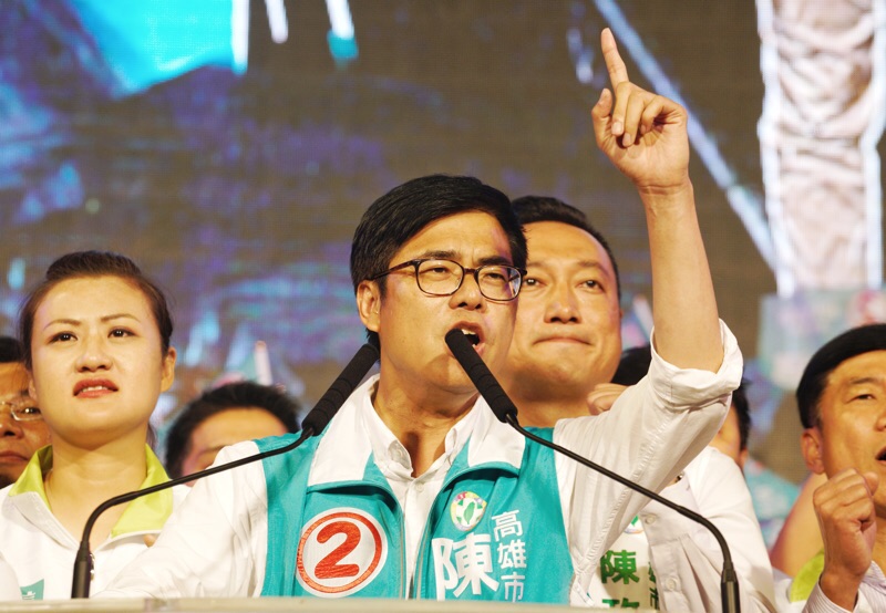 民進黨高雄市長候選人陳其邁激昂演講。   圖：張良一/攝