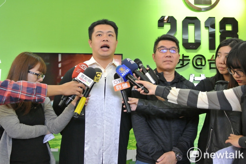林佳龍律師後援會成員王志平律師表示強烈譴責買票行為。   唐復年/攝