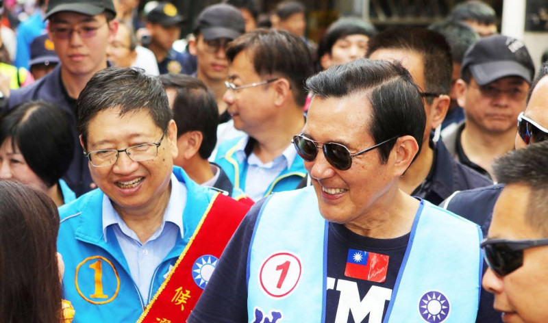 前總統馬英九多次直搗藍大於綠的新竹縣，為楊文科輔選後。   圖：翻拍自楊文科臉書