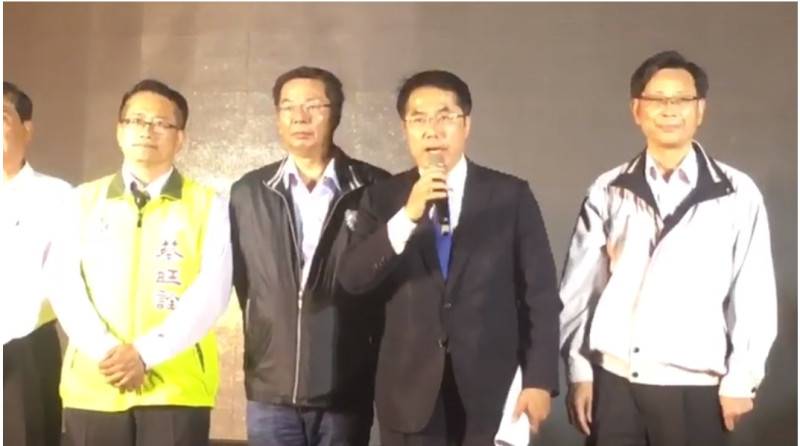 台南市長當選人黃偉哲發表勝選感言。   圖：黃博郎/攝