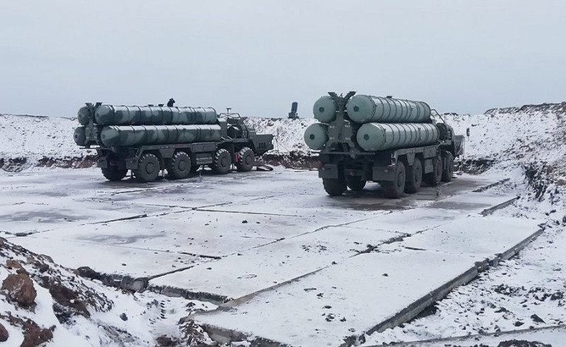 俄羅斯與烏克蘭的關係緊繃，俄外交部在克里米亞駐點也在推特上公布S-400導彈系統相關照片，頗有警告意味。   圖：翻攝Russia's MFA in Crimea推特