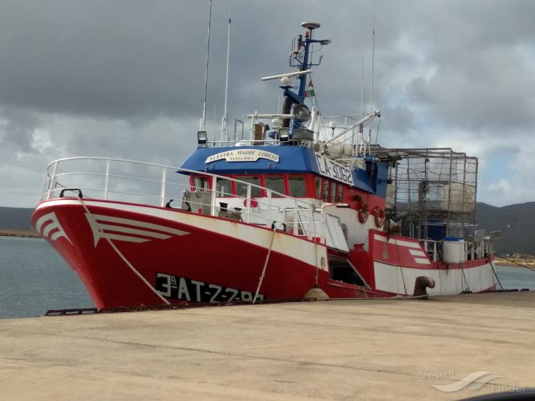 西班牙漁船「洛雷托聖母」（Nuestra Madre Loreto）11月22日在利比亞外海救起12名難民。   圖 : 翻攝自vesselfinder.com