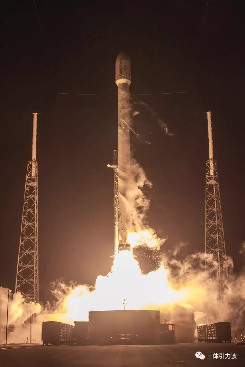 總部位於美國舊金山的「樂土太空」（Elysium Space）公司預計明天以SpaceX火箭，將裝有約100名往生者骨灰的衛星送入太空   圖 : 翻攝自三體引力波