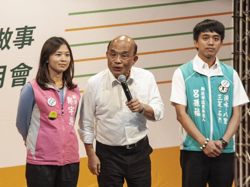 民進黨這次在淡水區提名鄭宇恩（左）、呂孫福（右）兩人參選市議員。   圖：蘇貞昌選辦提供 