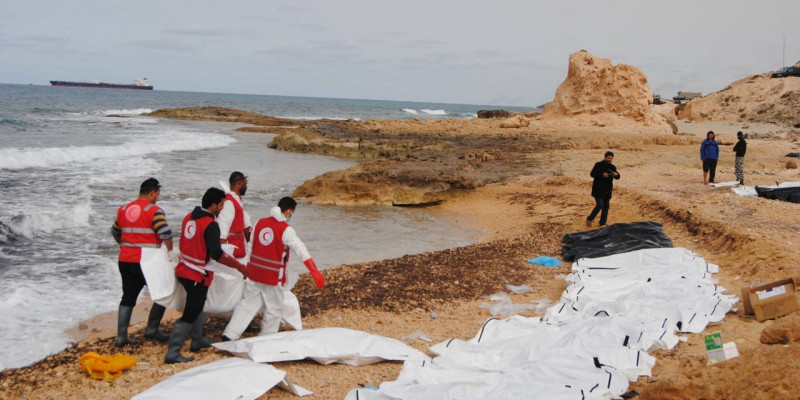 利比亞新月會（Libyan Red Crescent）今天引述生還者的話表示，一艘搭載移民的船隻在利比亞外海翻覆，海上漂流11天後獲救，造成15人喪生。   圖 : 翻攝自media.ifrc.org