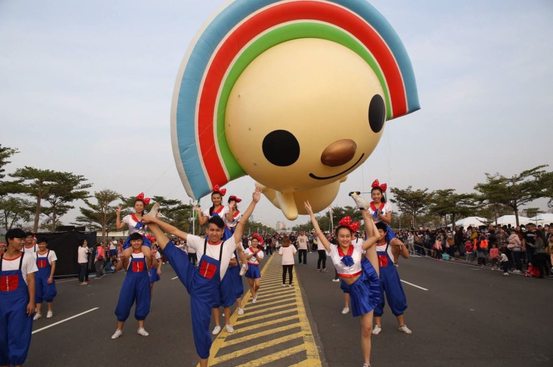 OPEN!大氣球遊行將於12月15日在高雄時代大道登場。   圖：高雄市政府/提供