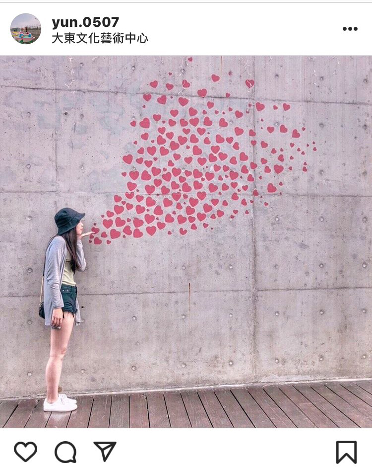 大東文化藝術中心的彩繪牆也吸引許多民眾前來拍可愛的照片。   圖：翻攝自instagram yun.0507／開放權限