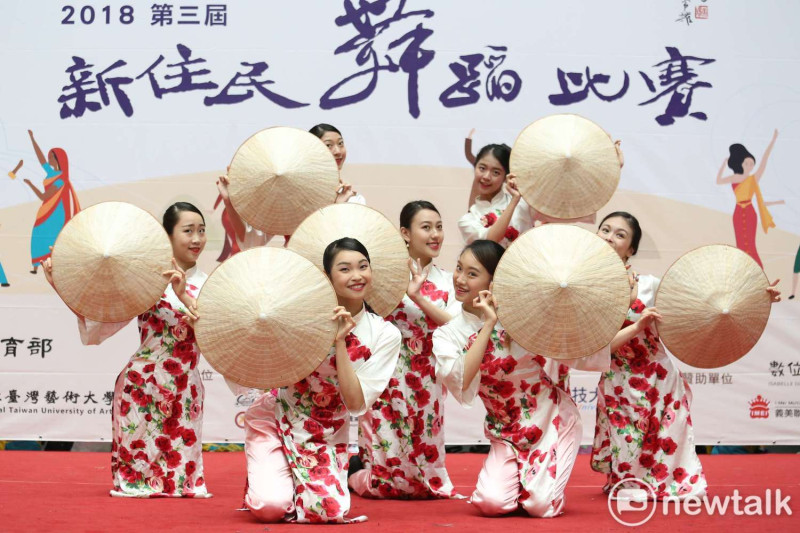 教育部今（16）日在台北火車站舉行新住民舞蹈比賽成果發表會。   圖：教育部提供