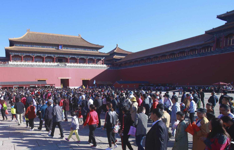 北京故宮日前迎來了今年度的第1700萬名遊客，成為全球參觀人數最多的博物館。   圖 / 翻攝自網路