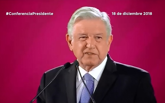 墨西哥新任總統羅培茲18日在例行記者會上表示，退回2萬2000多披索的薪水。   圖：翻攝墨西哥總統臉書