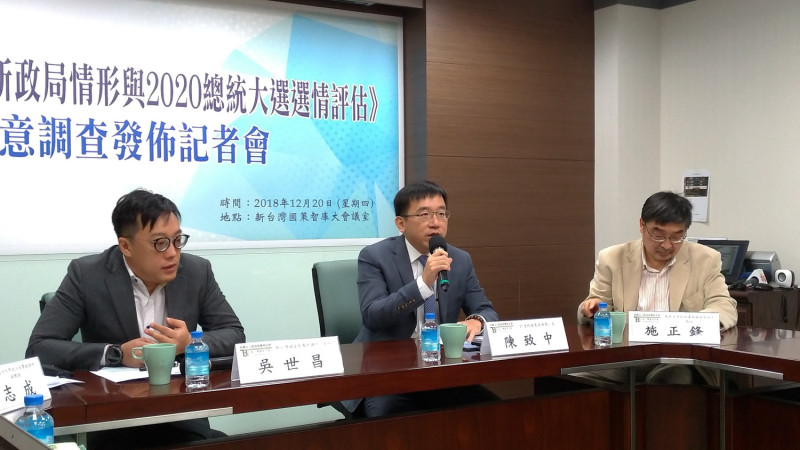 新台灣國策智庫民調中心主任吳世昌（圖左）認為，此次選舉結果並非因為統獨因素。   圖：陳佩君/攝