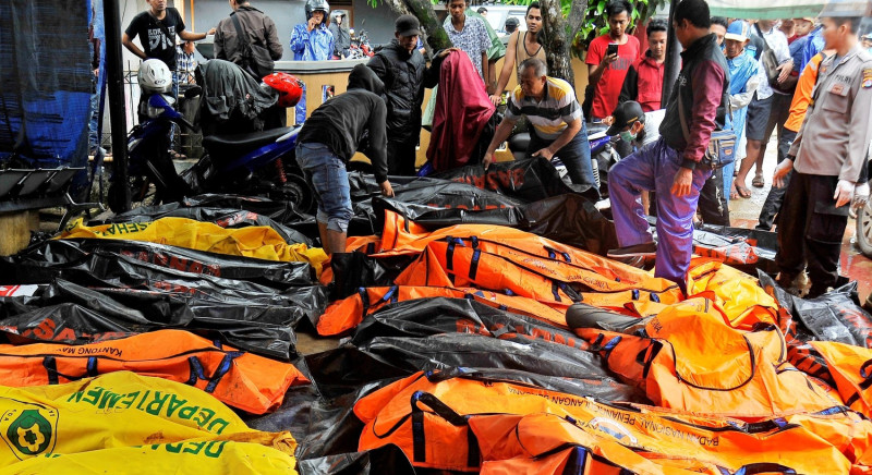 印尼發生海嘯襲擊，死傷慘重，我國駐印尼代表處已與印尼救難隊聯繫並提供協助。   圖：達志影像/路透社。