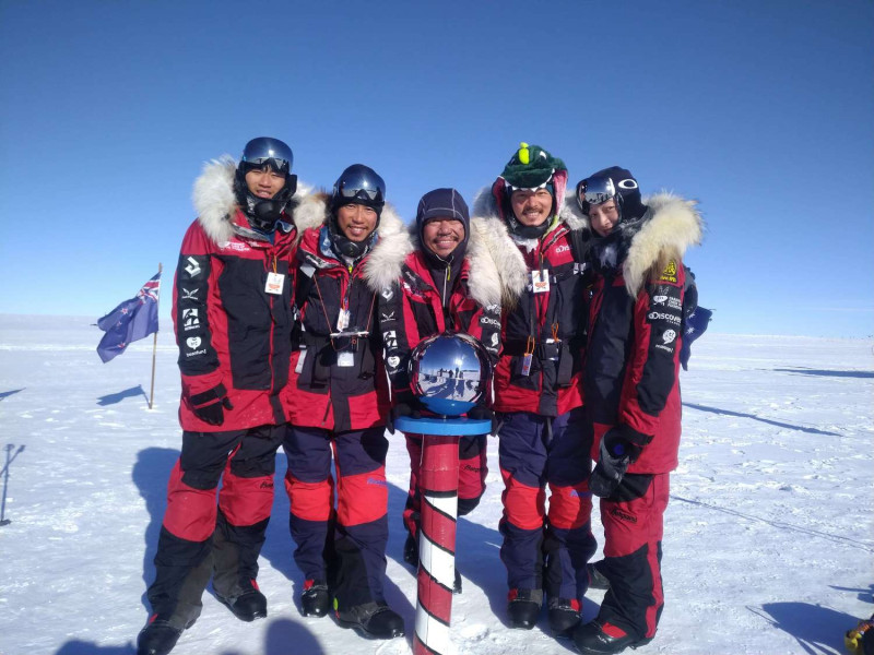 台灣首支南極長征隊成功抵達南極點。   橘子關懷基金會提供
