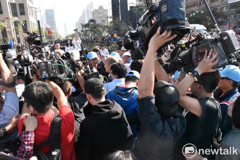 韓國瑜就職典禮，現場記者媒體瘋狂拍攝。   圖：孫家銘／攝