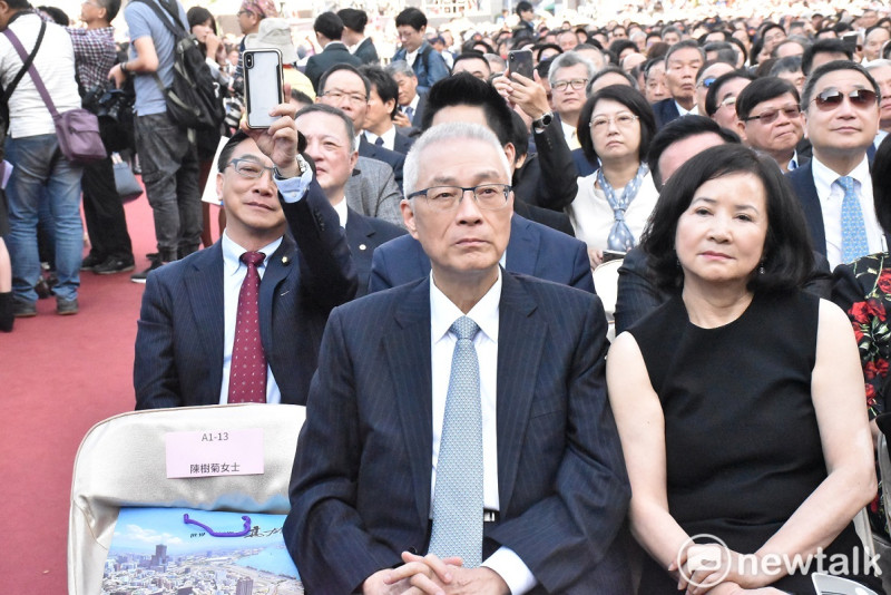 現任國民黨主席、前高雄市長吳敦義一同參與韓國瑜就職典禮。   圖：孫家銘／攝