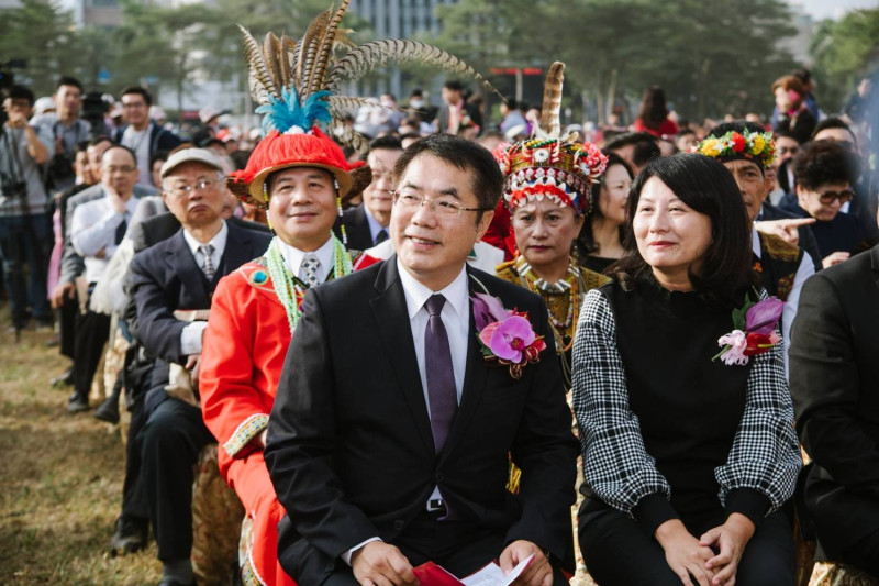 台南市長黃偉哲表示跨年晚會不上台倒數，只在台下與民眾一起倒數新年到來。   圖：翻攝自黃偉哲臉書 (資料照片)
