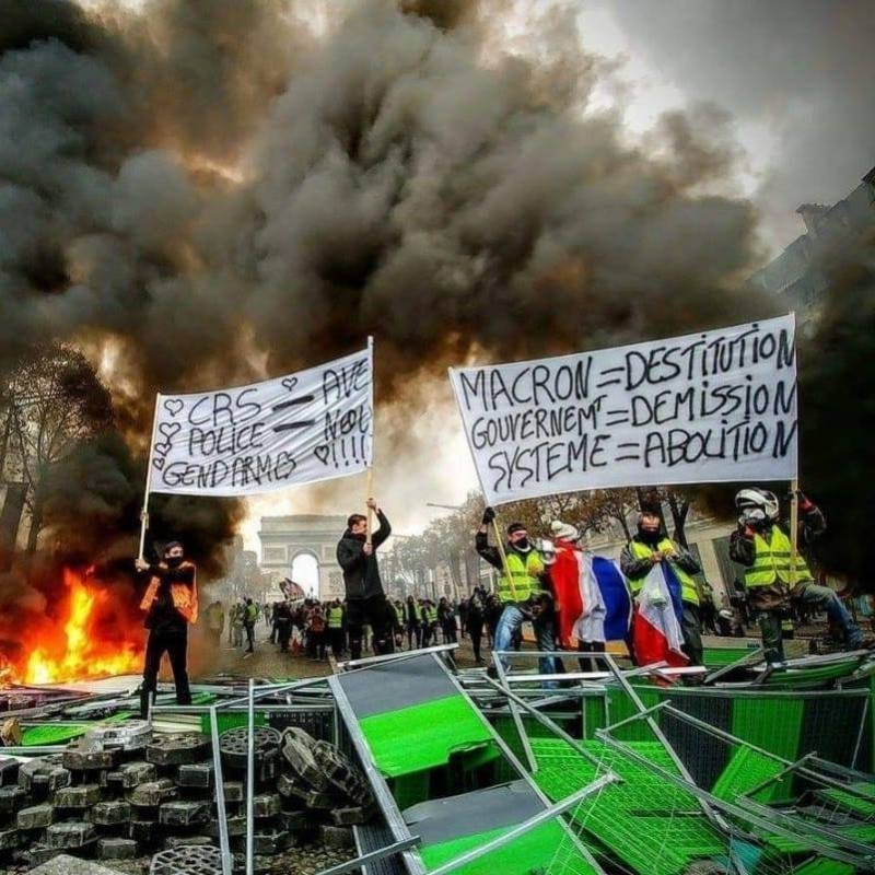 法國「黃背心」支持者抗議行動。   圖：翻攝La France en colere臉書（資料照片）