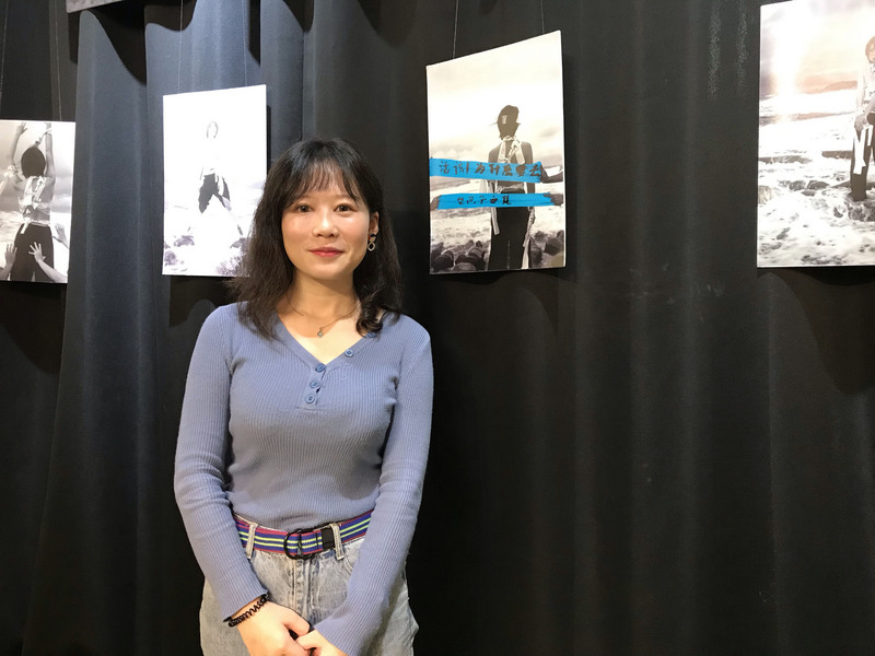 陸生汪家欣來台超過5年，獨自舉辦免費個人攝影展，透過鏡頭訴說陸生們對台灣的情感。   圖 : 中央社