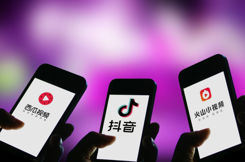 大陸短影音平台內容參差不齊，中國網路視聽節目服務協會推出規範實行節目內容「先審後播」的制度。   圖 /翻攝自視覺中國