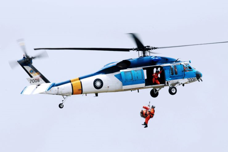 因機齡老舊即將汰換的空軍救護隊S-70C直升機。   圖：翻攝空軍救護隊官網