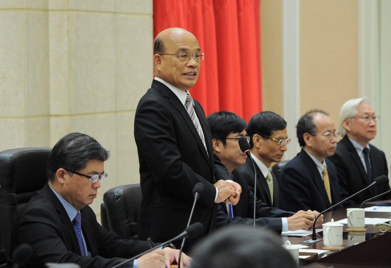 新閣揆蘇貞昌也率眾閣員召開他任內首次行政院會。   圖：行政院提供