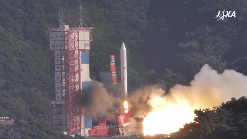 日本愛普瑟隆固態燃料火箭4號機今（18）日搭載7枚小型衛星順利升空。   圖：翻攝Youtube