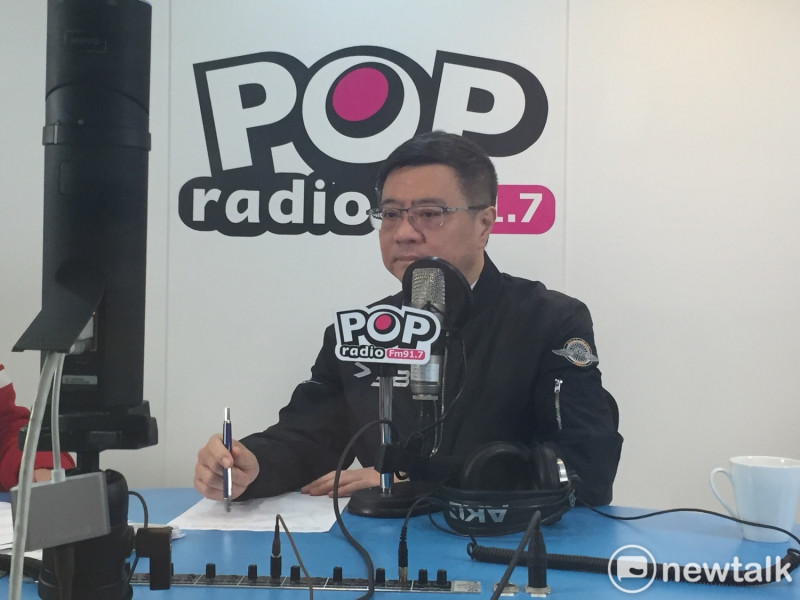 民進黨主席卓榮泰上午接受《POP搶先爆》廣播節目專訪。   圖：趙婉淳／攝