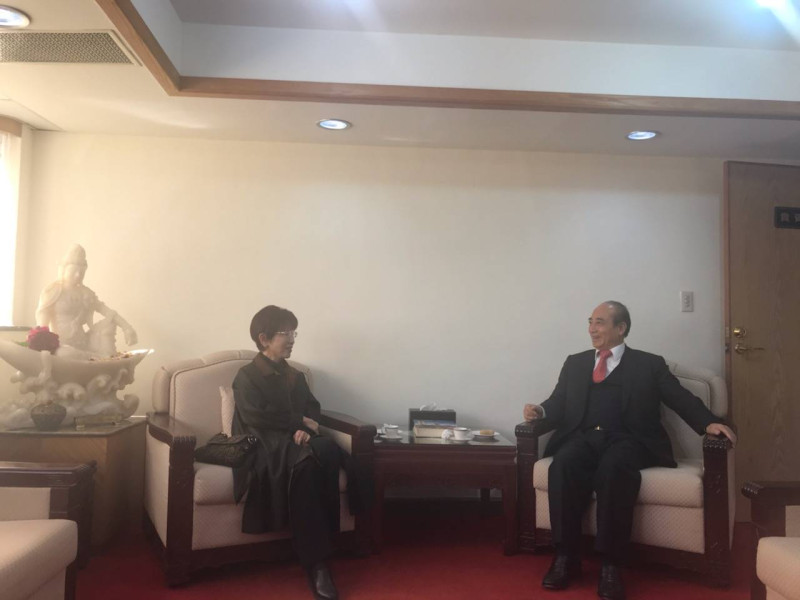 前國民黨主席洪秀柱與王金平中午兩人相約會面，相互拜年、敘舊。   圖：王金平辦公室提供