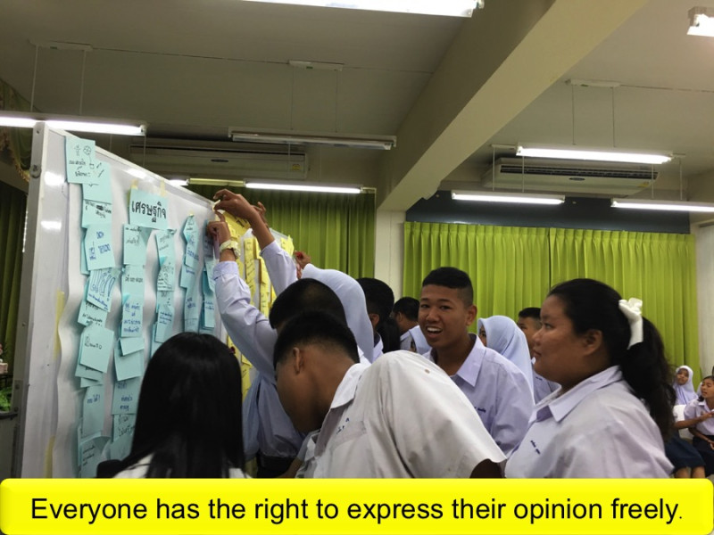 泰國選民期待行使被剝奪近5年的投票權，各地相關單位也積極宣導投票的重要性。   圖：翻攝泰國選舉委員會