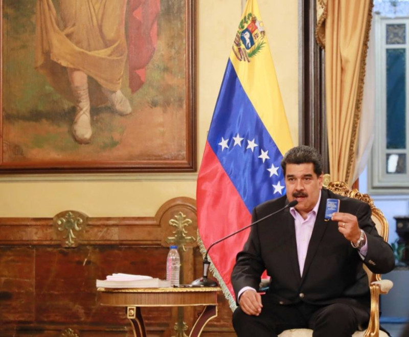 委內瑞拉現今領導人馬杜洛痛批美國制裁國營石油公司，是偷竊委國海外財產。   圖：翻攝馬杜洛臉書