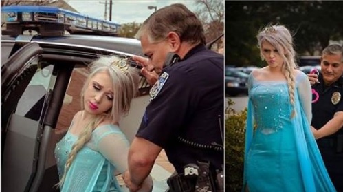 美國伊利諾州麥克萊恩郡警察局翻出多年前「逮捕」《冰雪奇緣》女主角艾莎舊照，呼籲民眾勿在寒流期在外搞怪。   圖：翻攝麥克萊恩郡警察局臉書