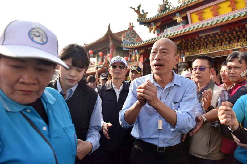 高雄市長韓國瑜上任後行程滿檔，不過過年與家人出國到峇里島度假卻遭網友酸爆。   圖：高雄市政府/提供