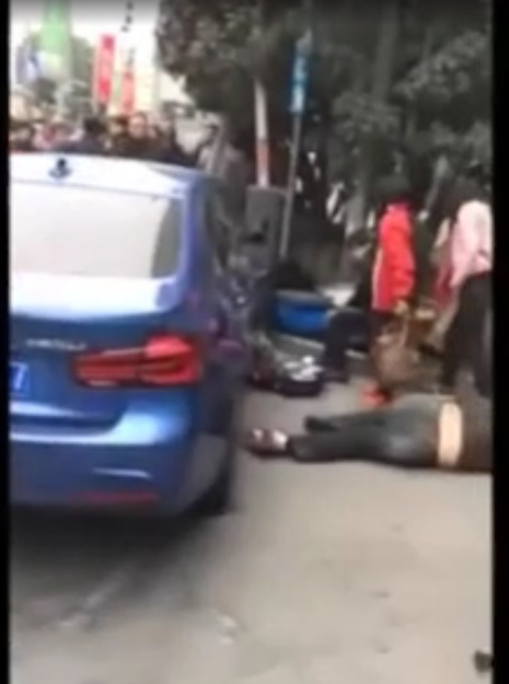 台灣雄獅旅行團在上海發生車禍事故。   圖: 翻攝澳門力報影片