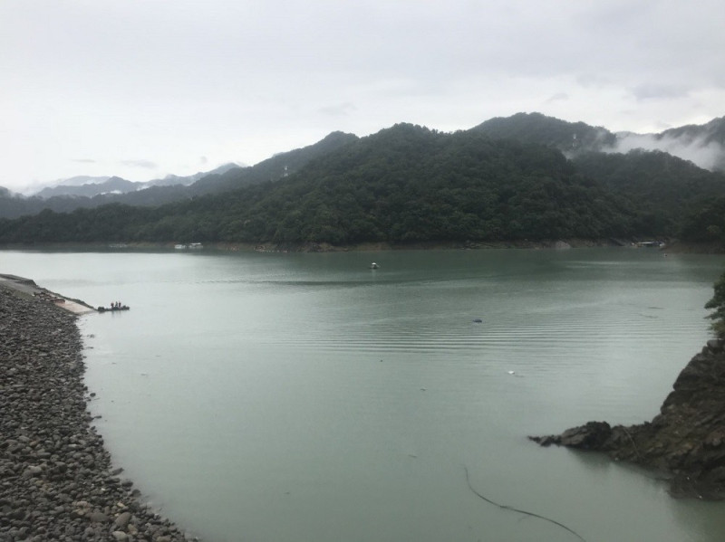 新竹水情日前發出警報，但幸好今年首波春雨及時來報到，替供應新竹地區的水庫增添不少甘霖。   圖／水利署提供。