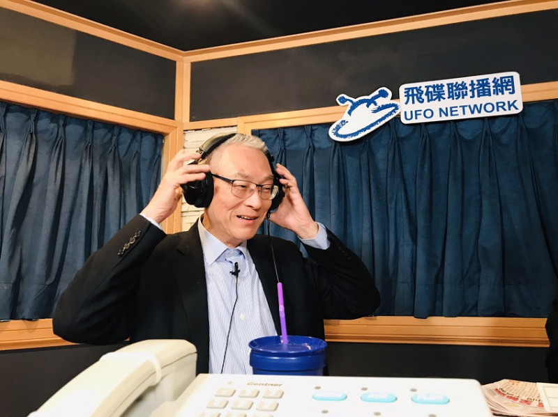國民黨主席吳敦義14日接受「飛碟早餐」廣播專訪。   圖：趙婉淳／攝